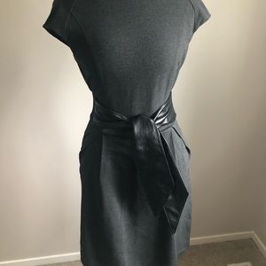 Stretch dress, side pockets, zipper detail on back